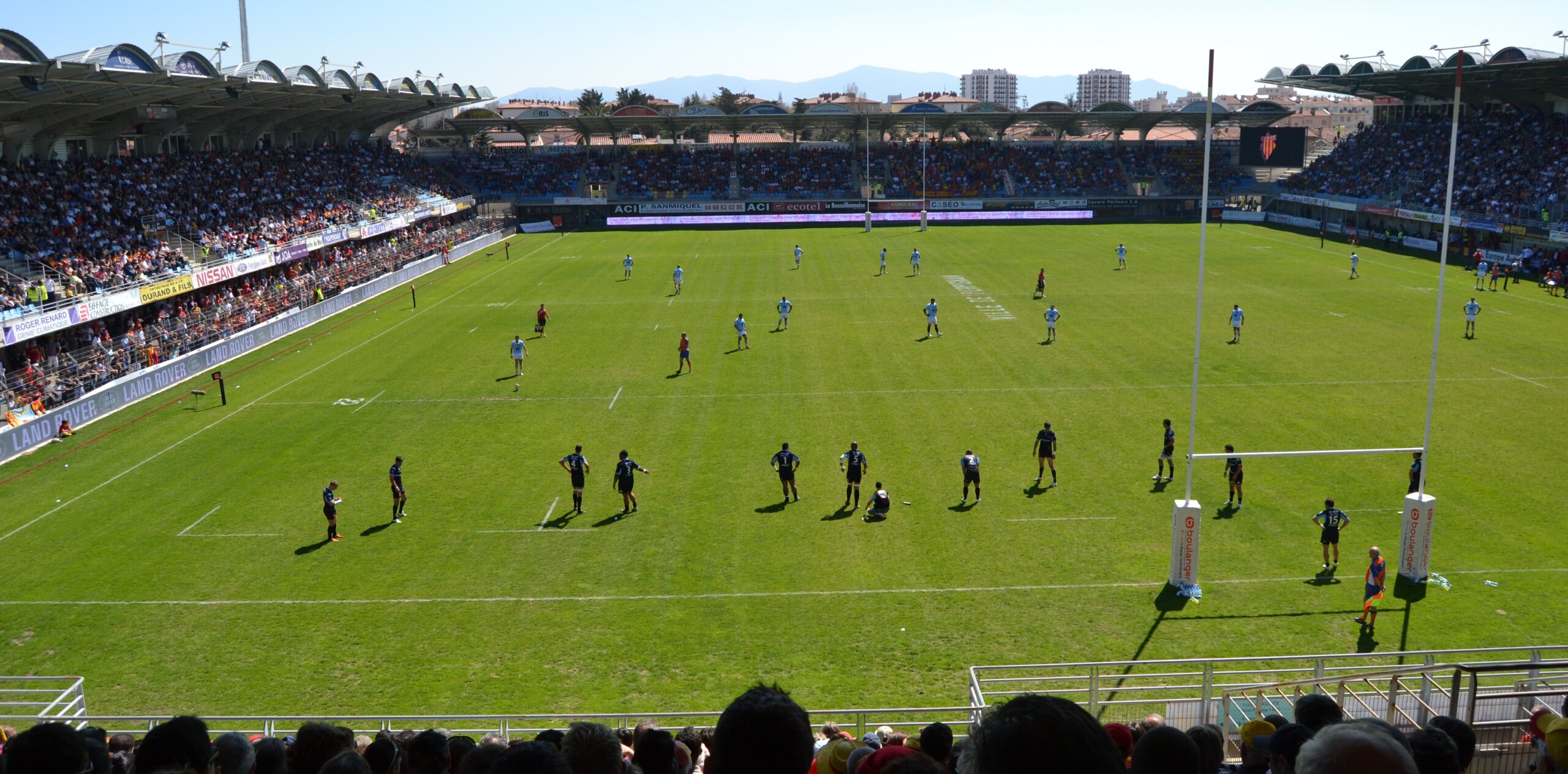 Le gazon d'Aimé-Giral remonte la pente - Gazon Sport Pro H24