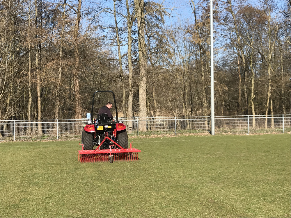 Spinning Rake Les herses Huisman distribuées par Hydraparts - Gazon Sport Pro H24