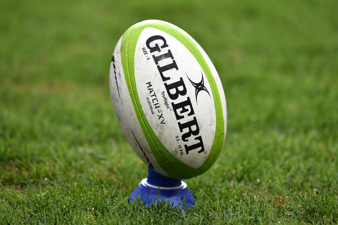 Entretenir une pelouse de rugby en pleine sécheresse : les conseils de ...