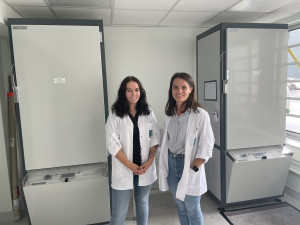 Marine Germain (à droite), responsable laboratoire et qualité semence, et Mathilde Guenou (à gauche), technicienne laboratoire, forment la nouvelle équipe du laboratoire reconnu.