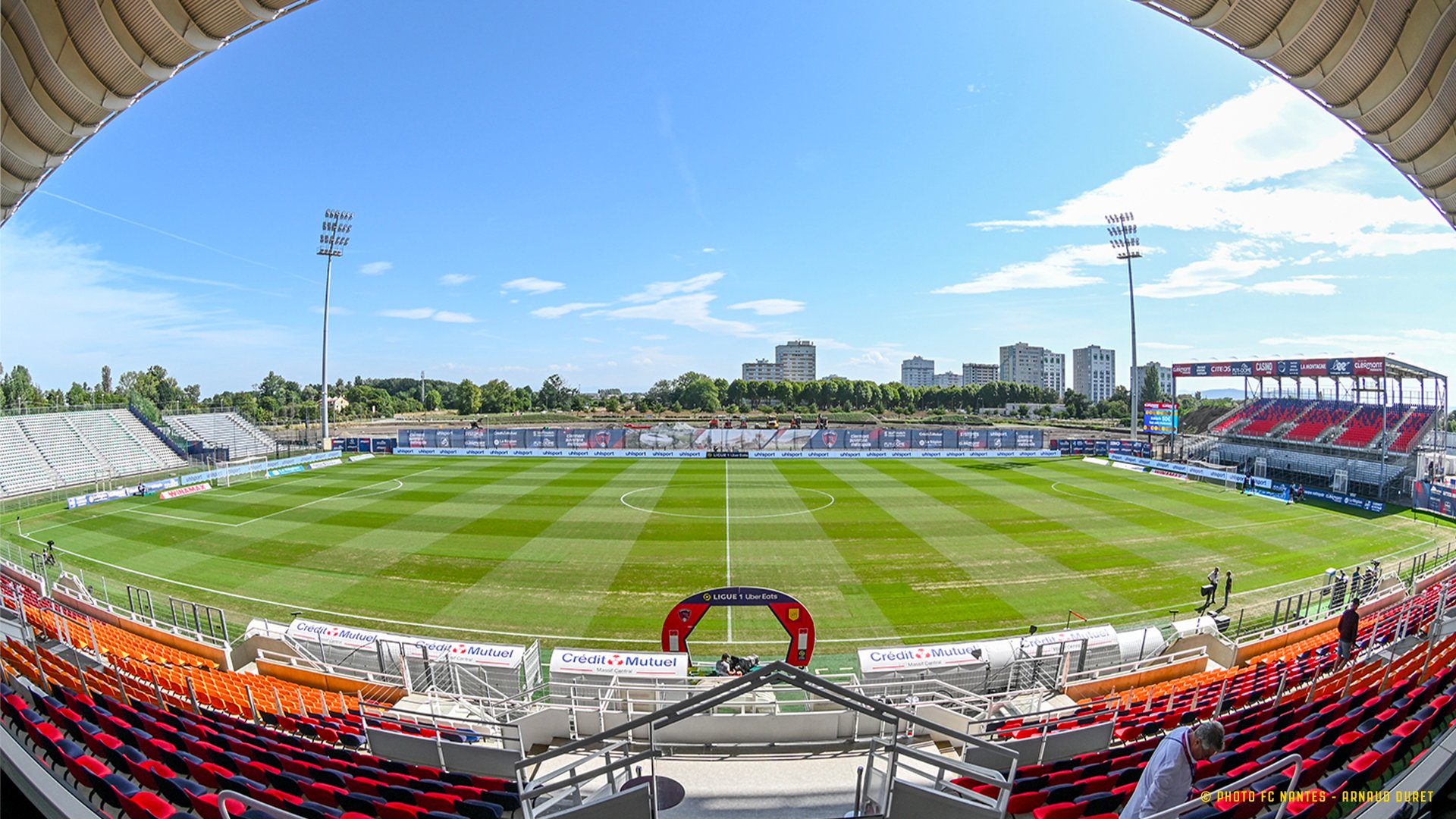 Clermont La Pelouse Du Stade Gabriel Montpied Remplac e Gazon Sport clermont-la-pelouse-du-stade-gabriel-montpied-remplac-e-gazon-sport