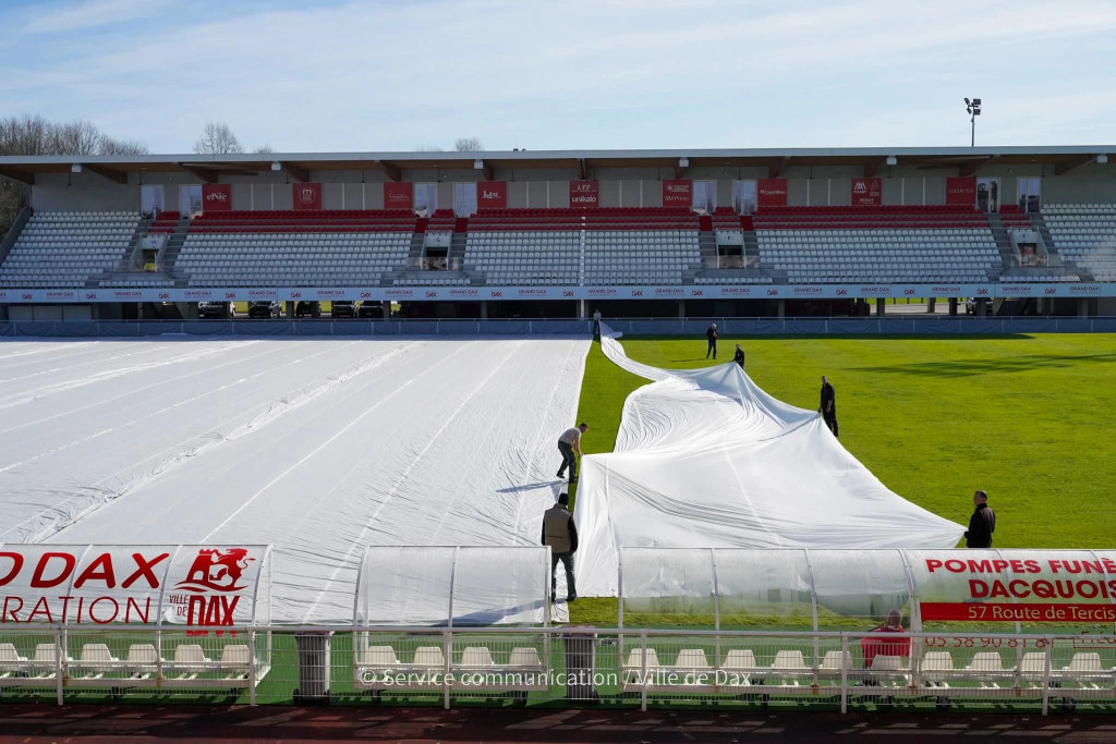 Bâchage Stade Maurice-Boyau Dax