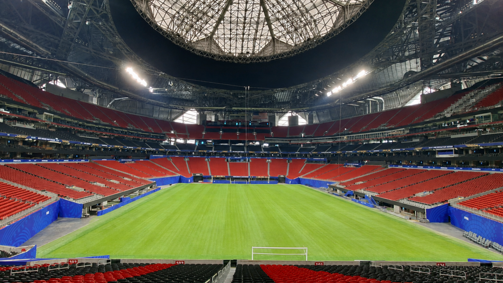 La pelouse du stade d'Atlanta, qui accueillera la deuxième demi-finale de la Coupe du Monde 2026, a été installée par Tarkett Sports.