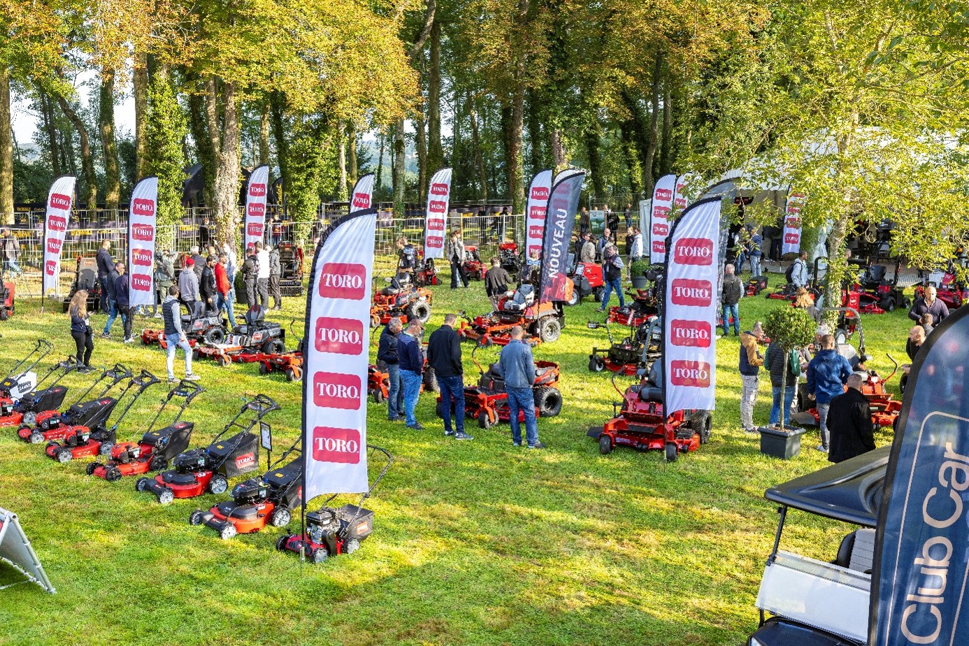 Sur Salonvert 2026, plusieurs marques seront présentes sur le parcours Gazon Sport Pro, parmi lesquelles Hako, John Deere, Husqvarna, Kress, Belrobotics, Vredo, Imants,Barenbrug, DLF, Frayssinet et bien d'autres.